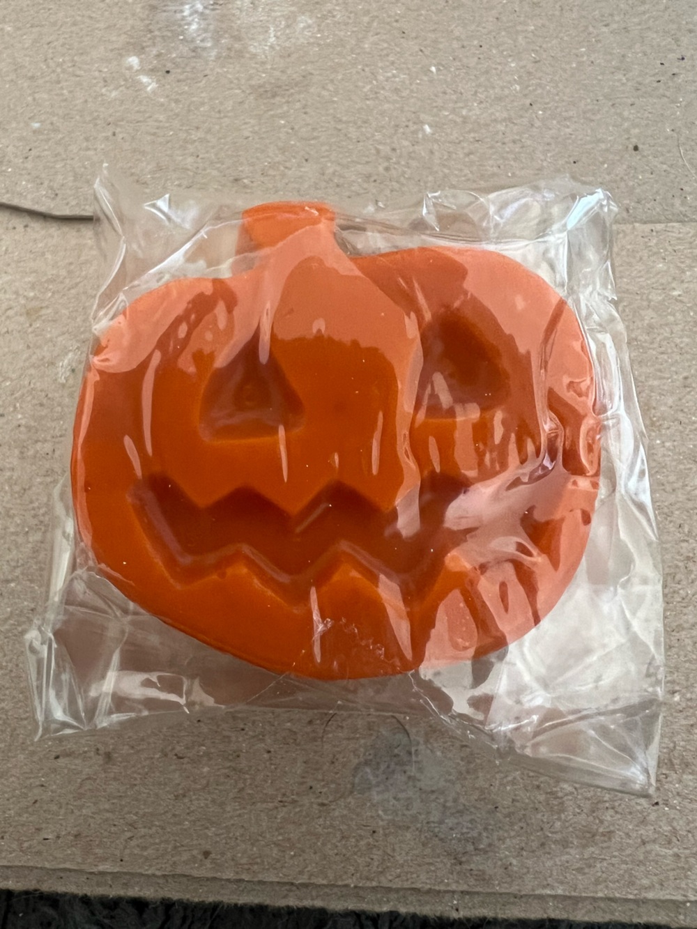 LUSH LIMITED EDITION PUMPKIN FACIAL GUMMY WASH BRAND NEW